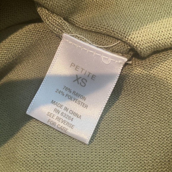 Dress Barn women’s size PXS Cold shoulder long sleeve studded top NWT - Picture 6 of 6